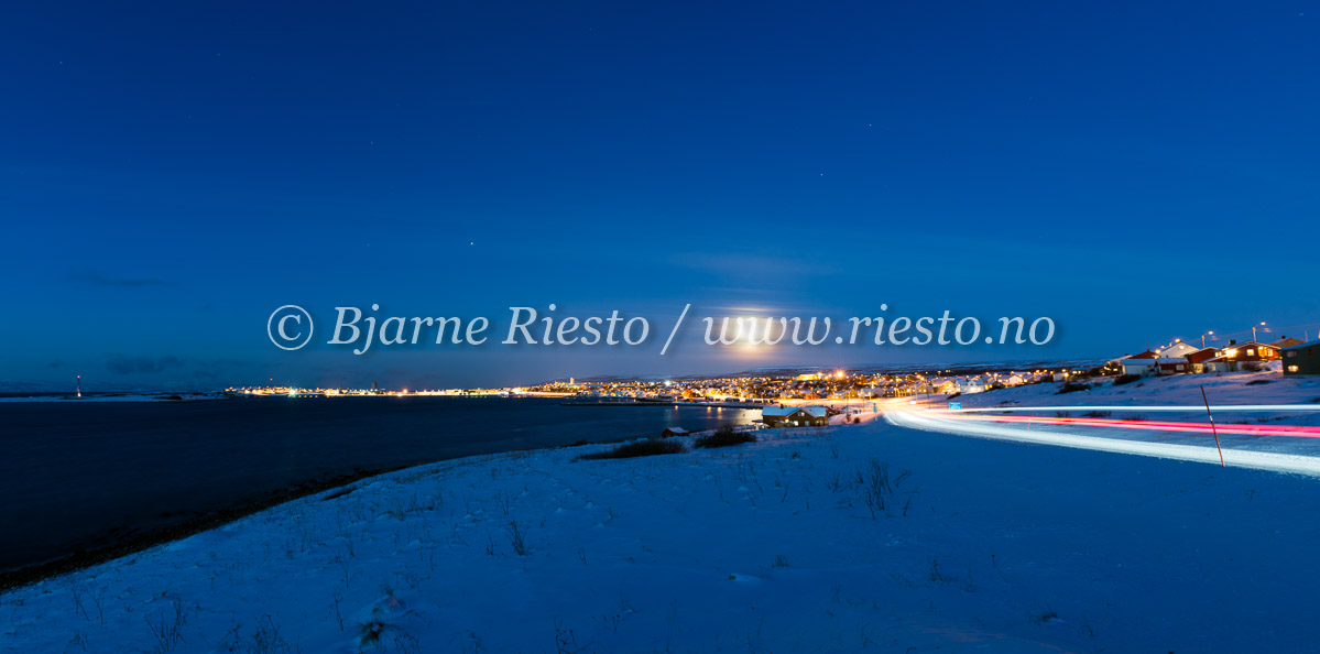 Måne over Vadsø