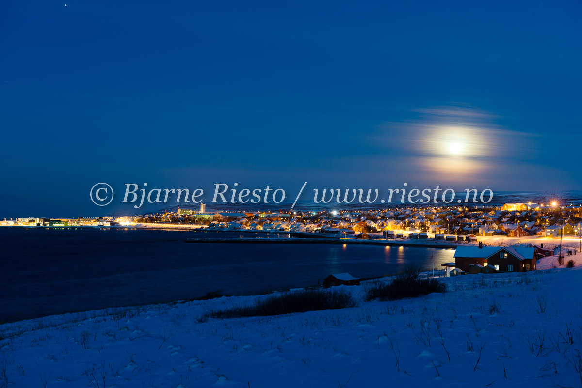 Måne over Vadsø