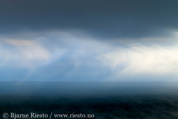 Horisont. Vinterlandskap på Varangerhalvøya. Finnmark