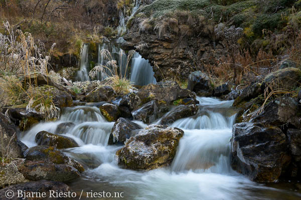 Myrull og midnattssol. Varangehalvøya, Finnmark 
